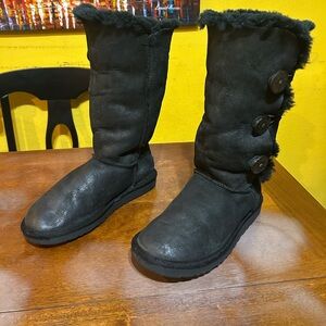 UGG Bailey Button Triplet Boots Suede Black  Size 7 US